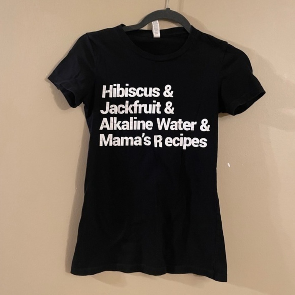 Vegan Women Hibiscus, Jackfruit, Alkaline Water Novelty Tee Size Medium